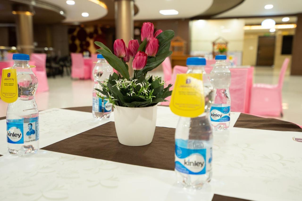 Jalashray Resort Nadiad Экстерьер фото